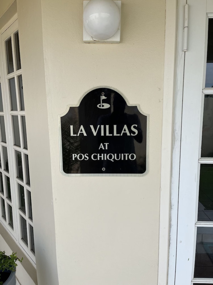3 Bedroom Villa in Pos Chiquito Sun and Fun 5 Minute Walk to Beach