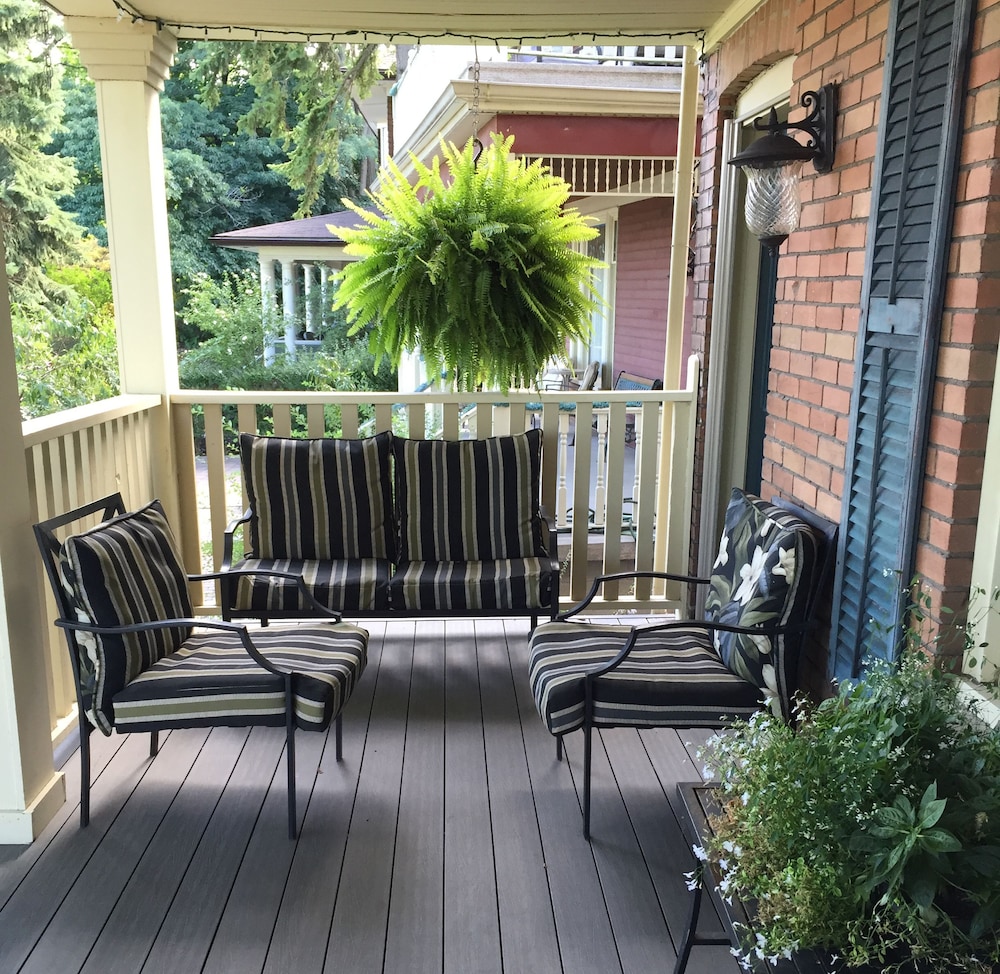 Stone Boutique Suites - Image 4