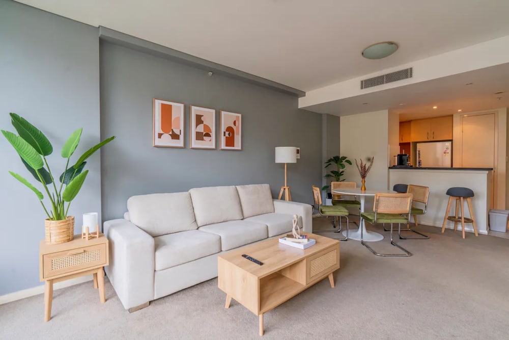 Bright 1bedroom Apartment Centrally Located Near Haymarket