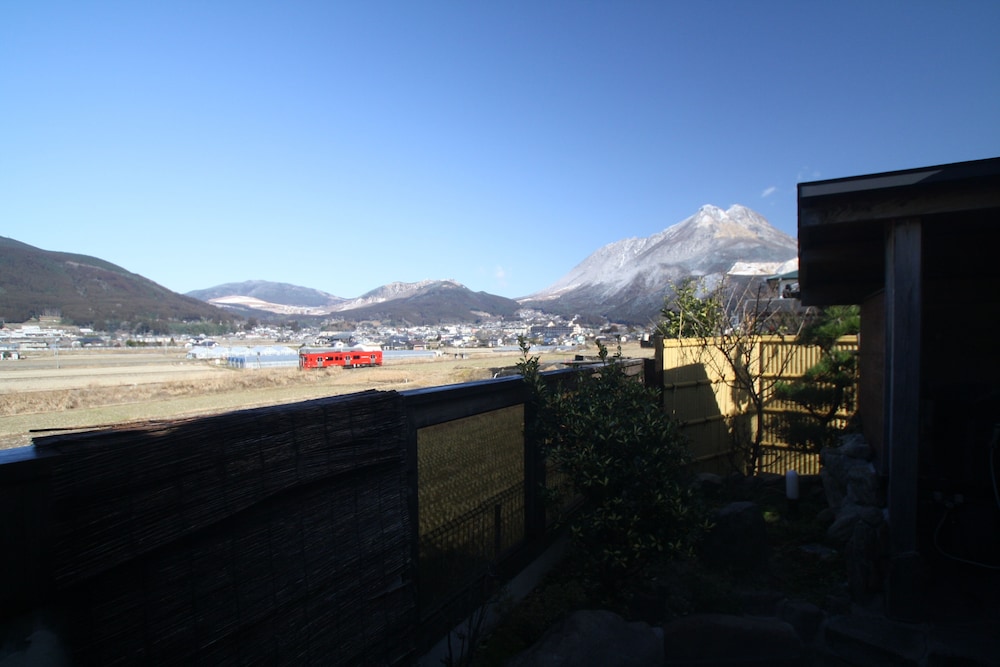 Yufuin Onsen Hotel Poppoan