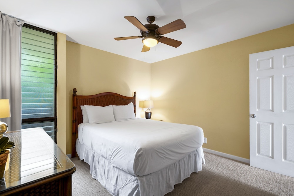 Maui Vista 1-308 - Steps From the Beach, Renovated, Ocean Views, New Windows, AC
