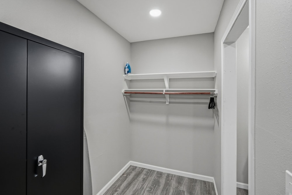 Spacious 3BR Retreat Near Downtown River Walk