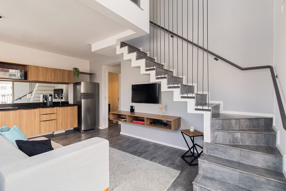 Duplex com piscina e academia