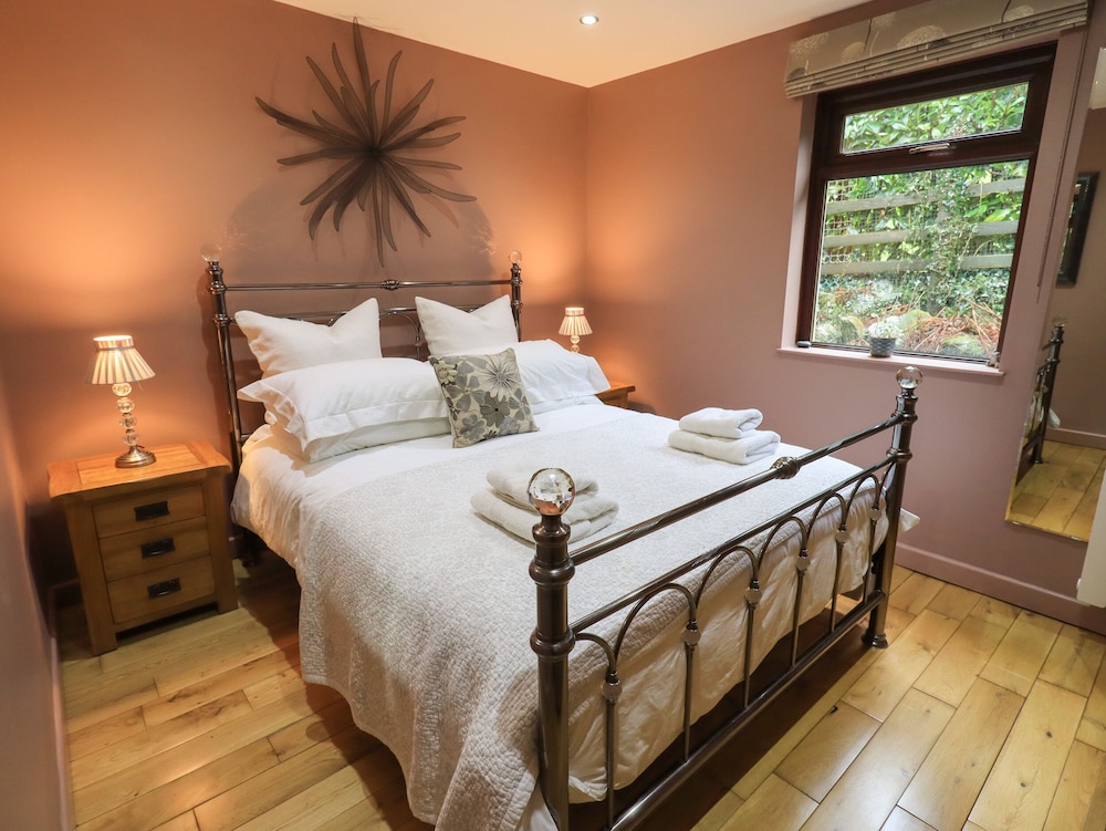 Corner Cottage