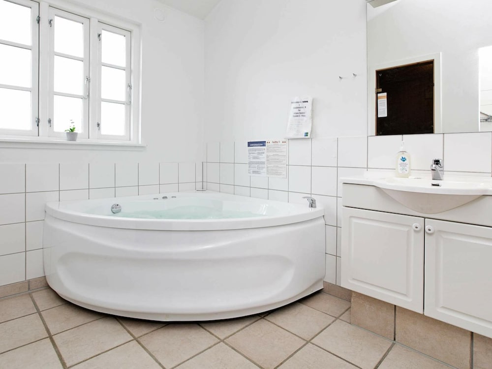 8 Person Holiday Home in Aabenraa-by Traum