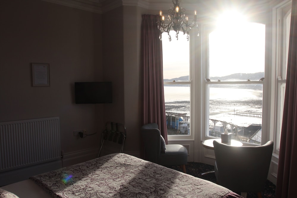 Bryn-Y-Mor Hotel