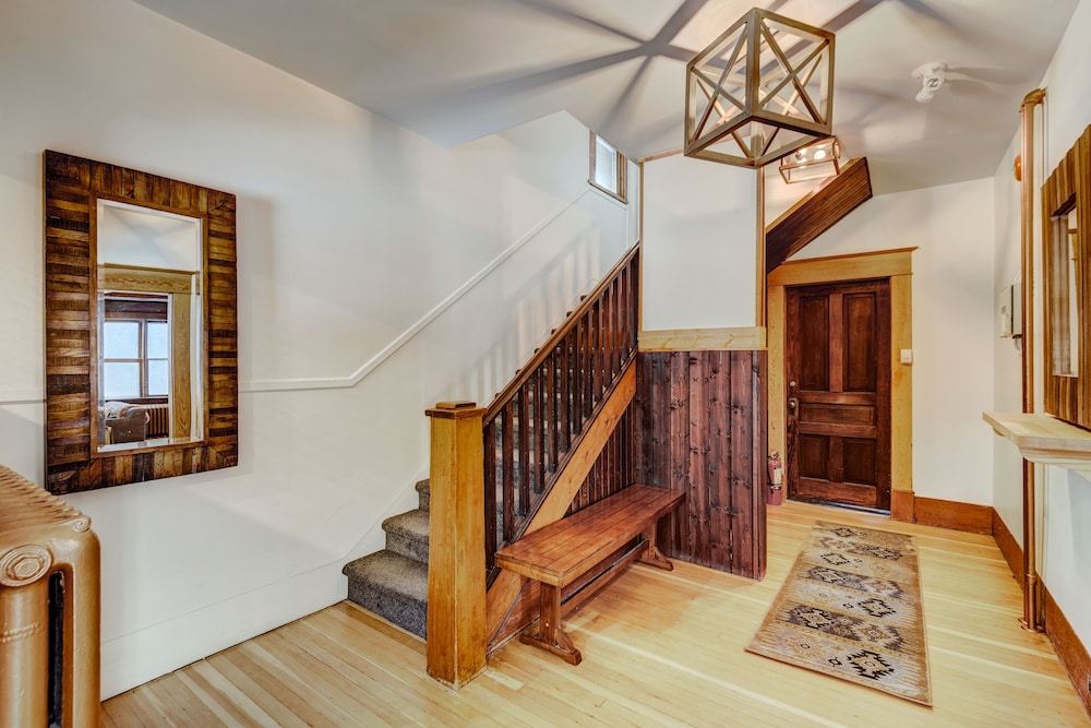 Rocky Mountain House - Sleeps 23 view 4
