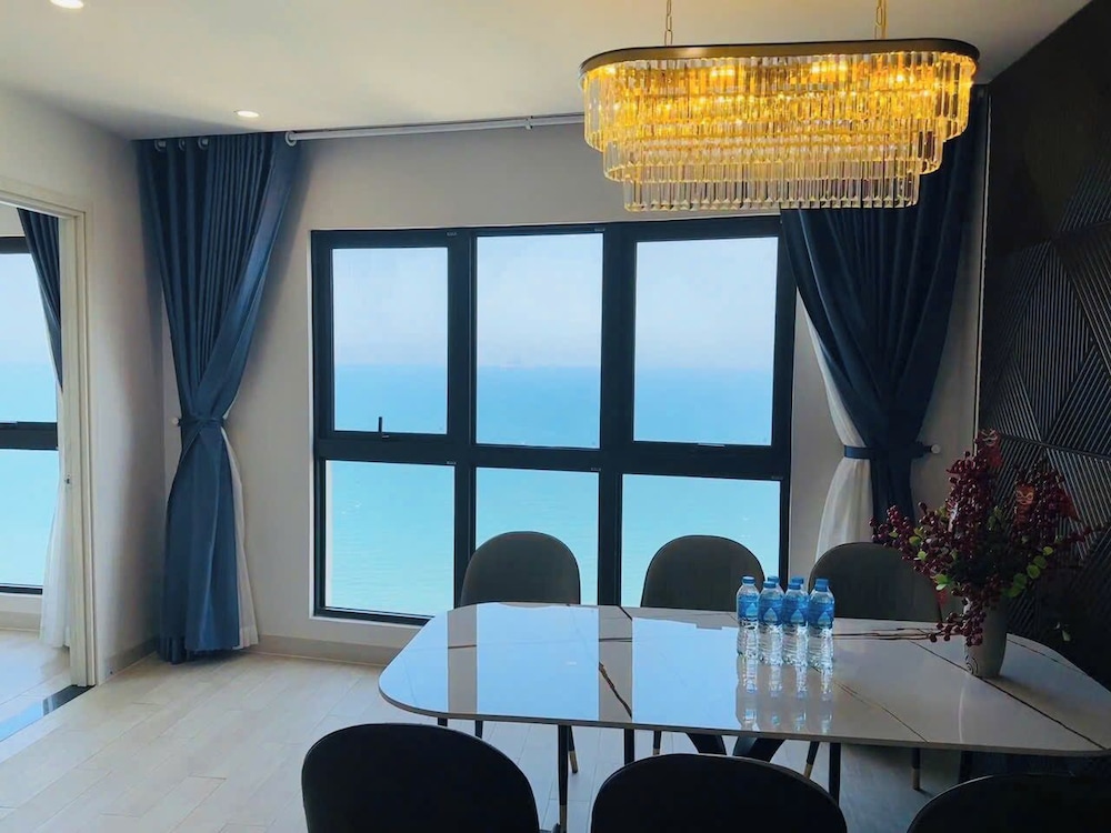 Gold Coast Balcony Serviced Apartment