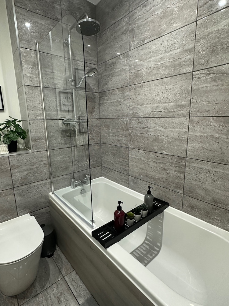 The Retro Suite With Wii Games and Entertainment