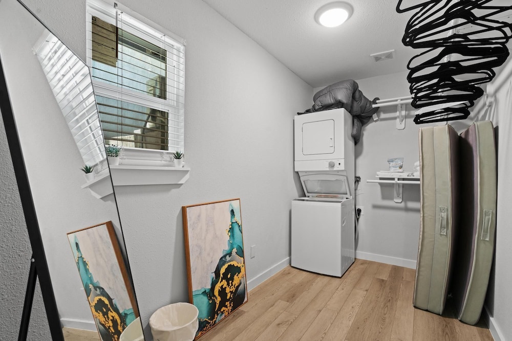 Stylish Studio Downtown Evonify - Property Image 4