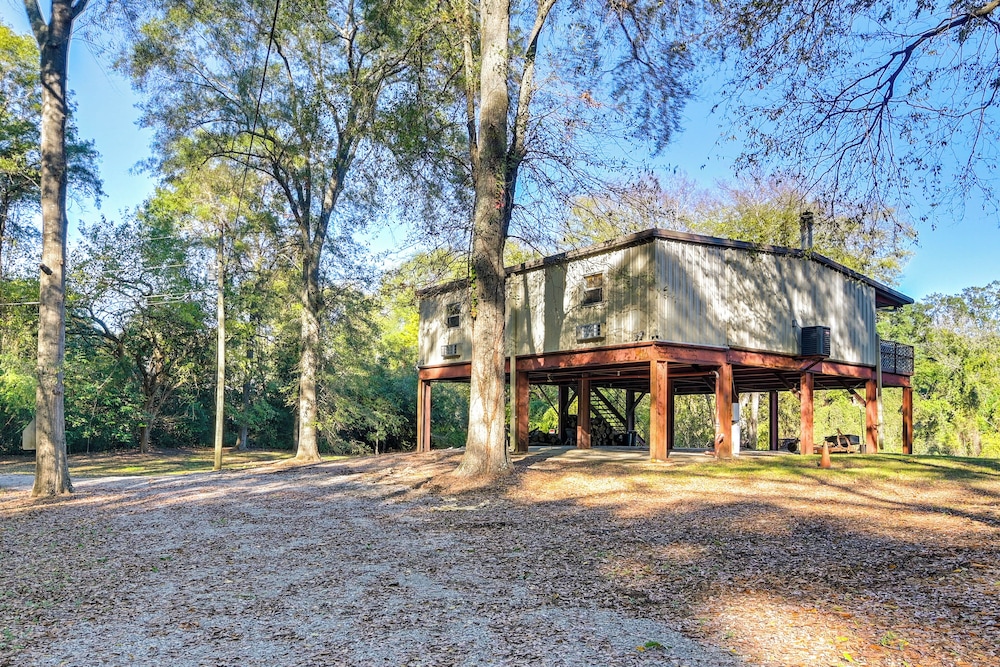 Riverfront Fishing: Home in Columbus w/ Grill