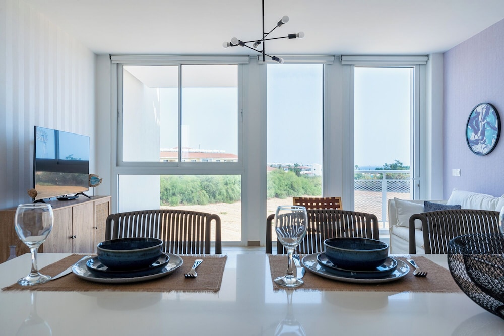 Blu Horizon - Stylish Living with Pool & Balconies in Protaras