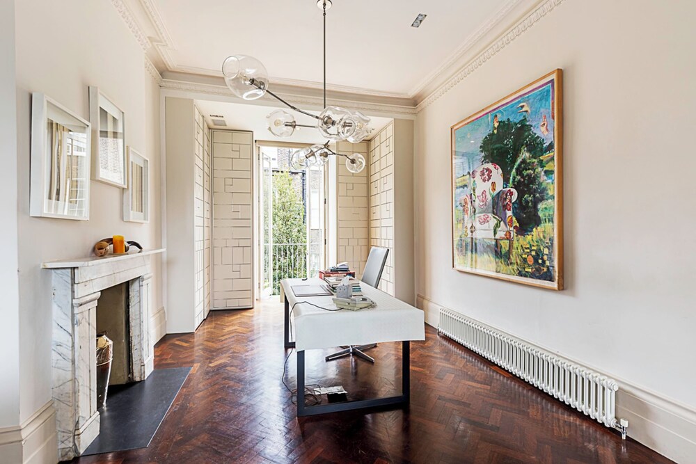London Luxe Retreat: 5-bed Gem