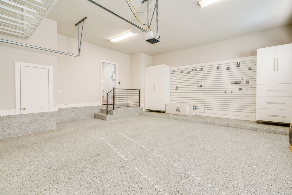21 Mi to Dtwn: Spacious Home in Austin Suburbs!