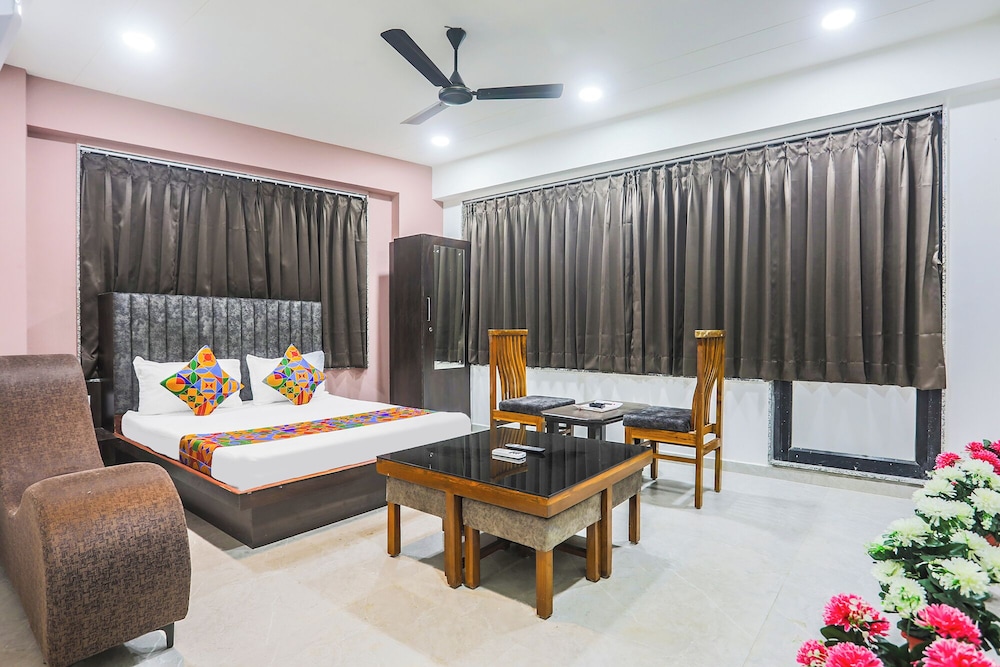 Fabhotel River View
