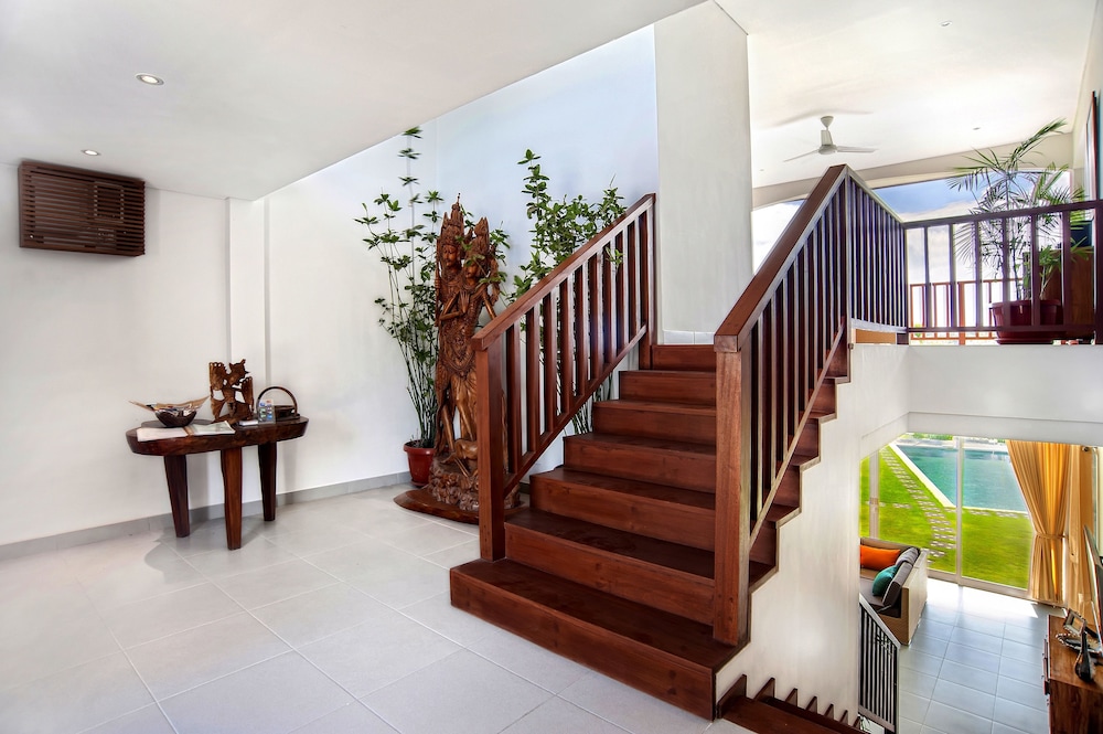 Villa Yenian by Villa Finder