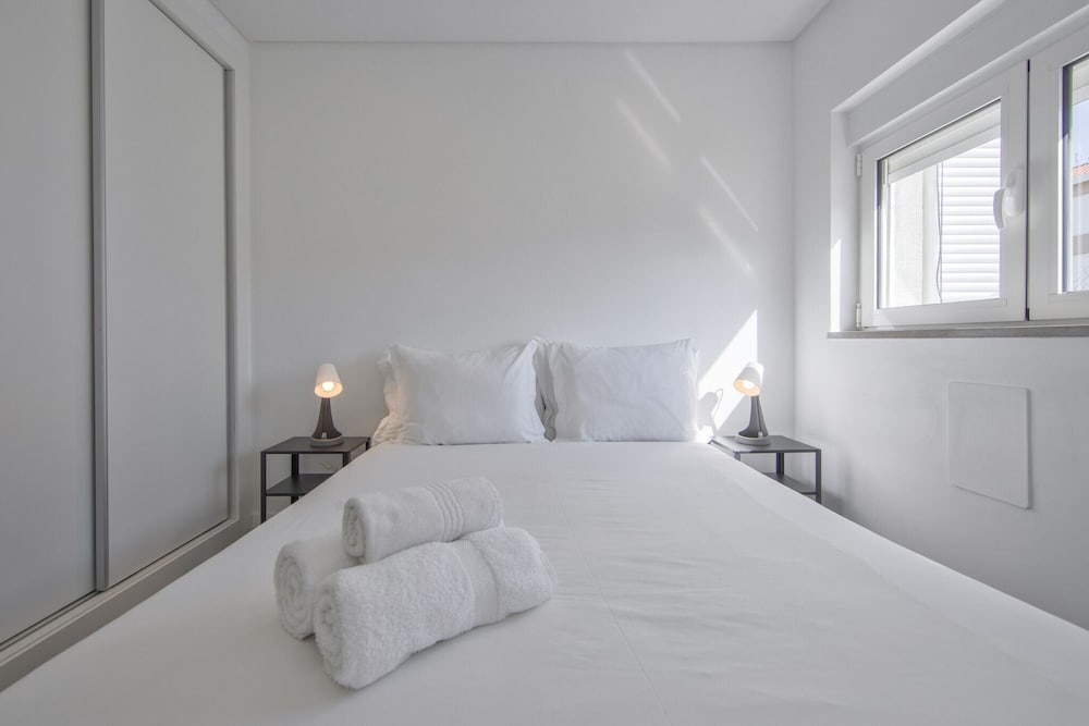 Olivais Modern by Homing