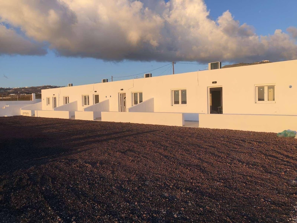 Calma Eco Houses view 2