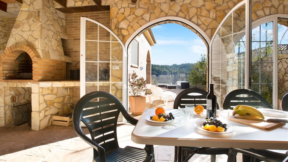 Sotet in Vidreres With 4 Bedrooms and 2 Bathrooms