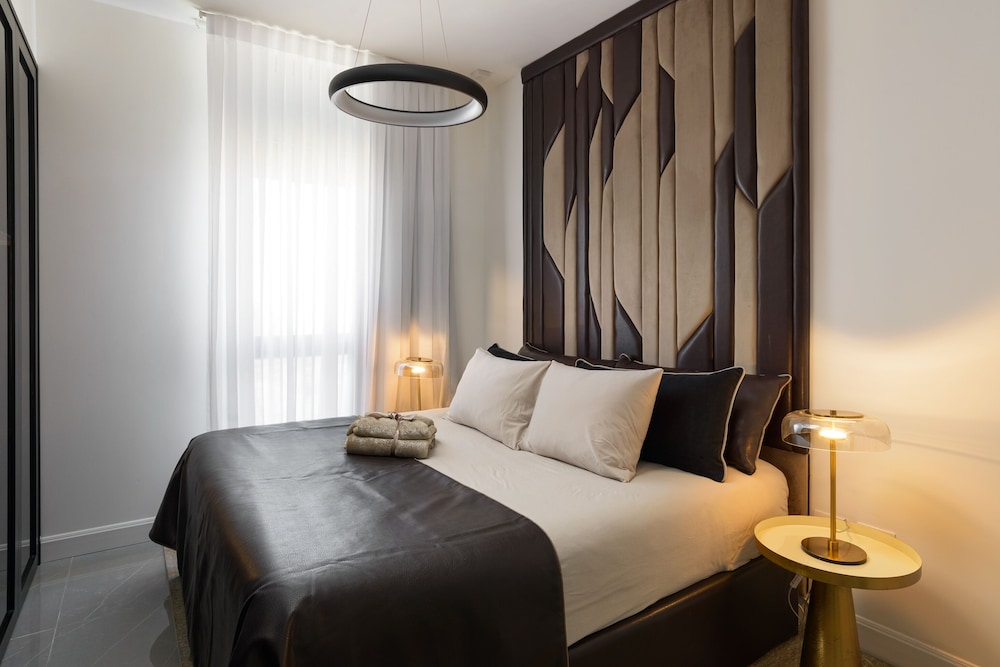 Luxury with Terrace & Sea View by FeelHome view 5