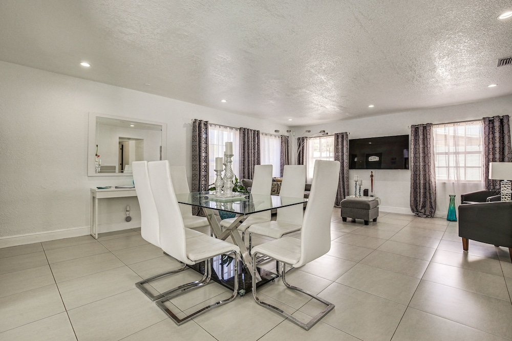Fort Lauderdale Vacations - Sun-soaked Lauderdale Lakes Home w/ Private Pool! - Property Image 5