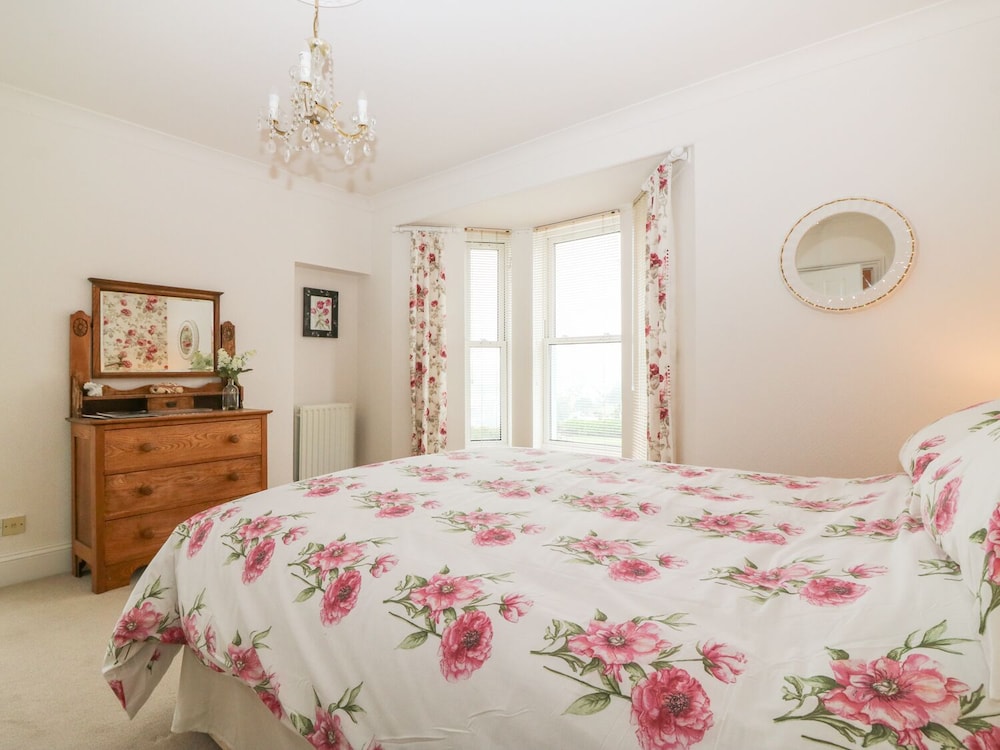 Panoramic Cottage view 4