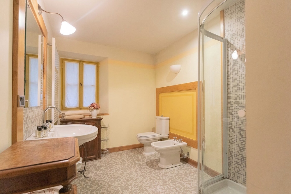 Villa Torre di Palanzo With Magnificent View by Rent all Como
