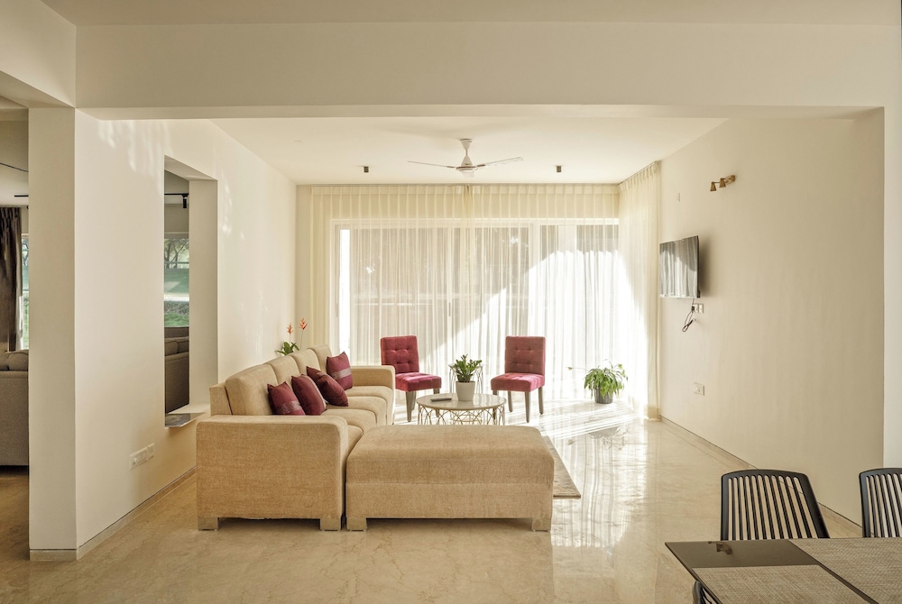 Golf View Home by Stayjade
