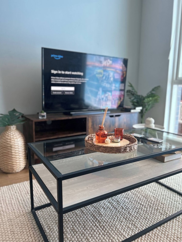 The Dyche - Central Manchester Spacious Apartment - Local Attractions