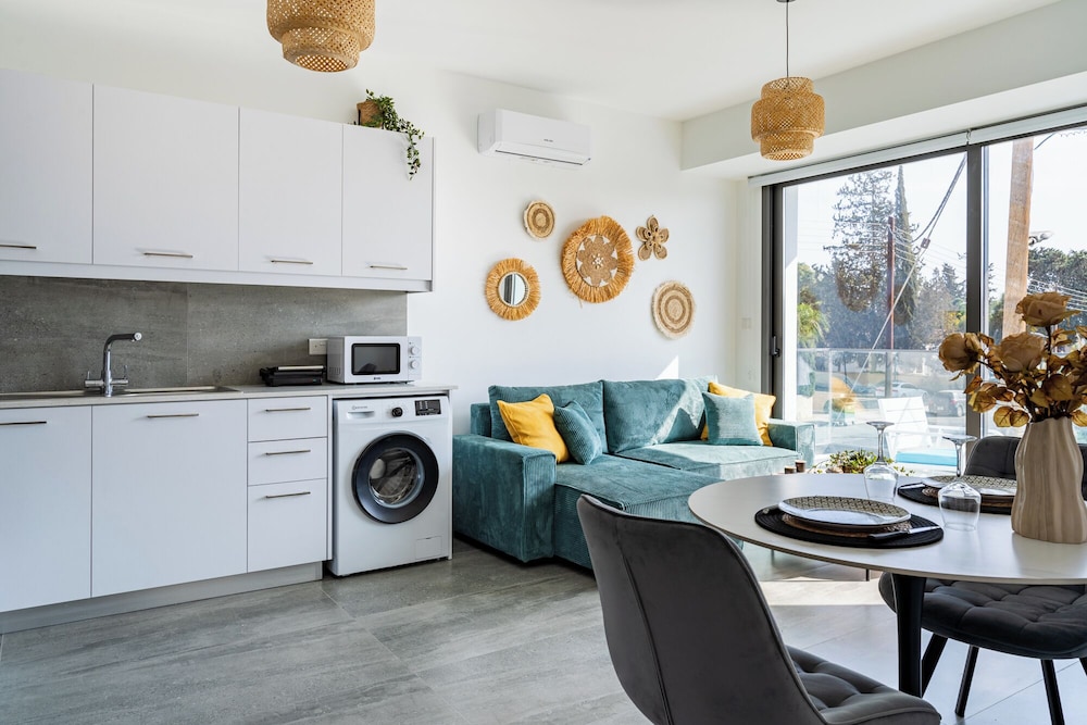 Azoria - Stylish 1-BR Apartment in Kiti