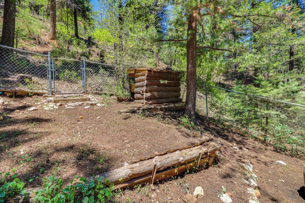 Families Welcome: Quiet Cabin < 5 Mi to Cloudcroft