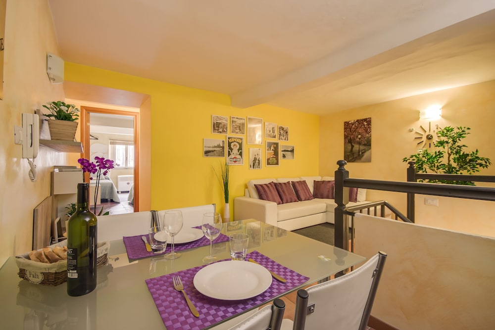 Rome King Suite