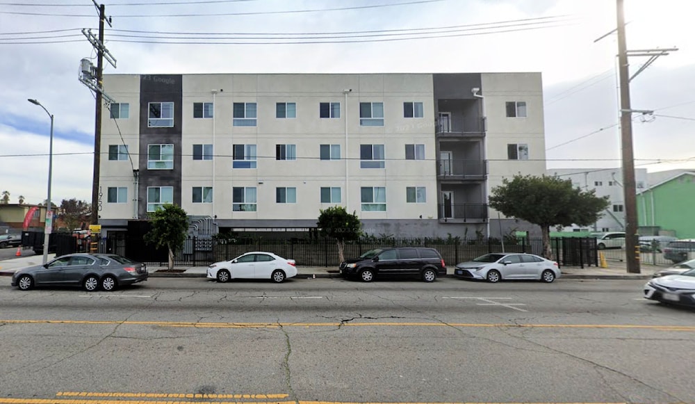 Urban Chic Apart-Hotels in Central LA