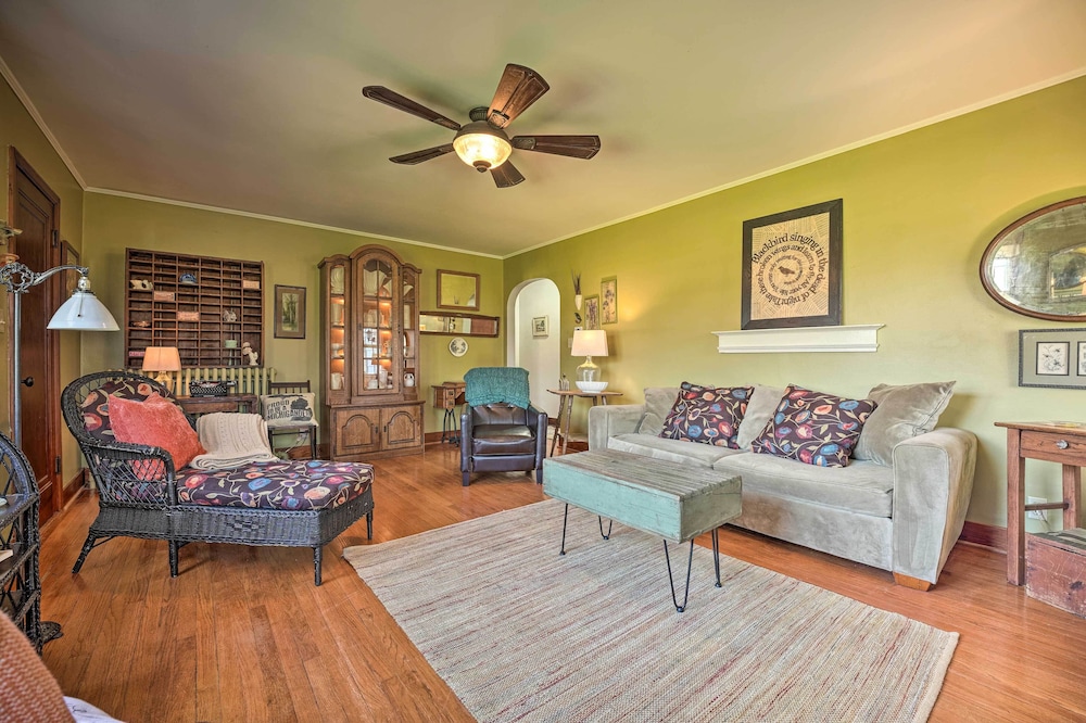 1940s Farm Cottage w/ Fire Pit, 4 Mi to Lake view 2