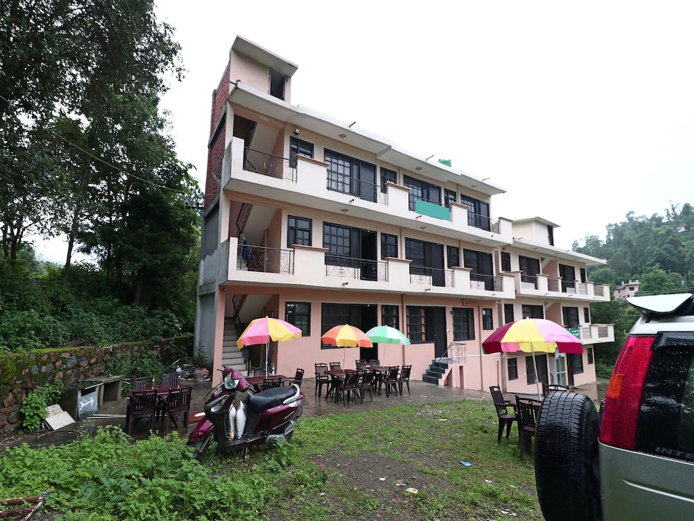 OYO 15919 UK Retreat
