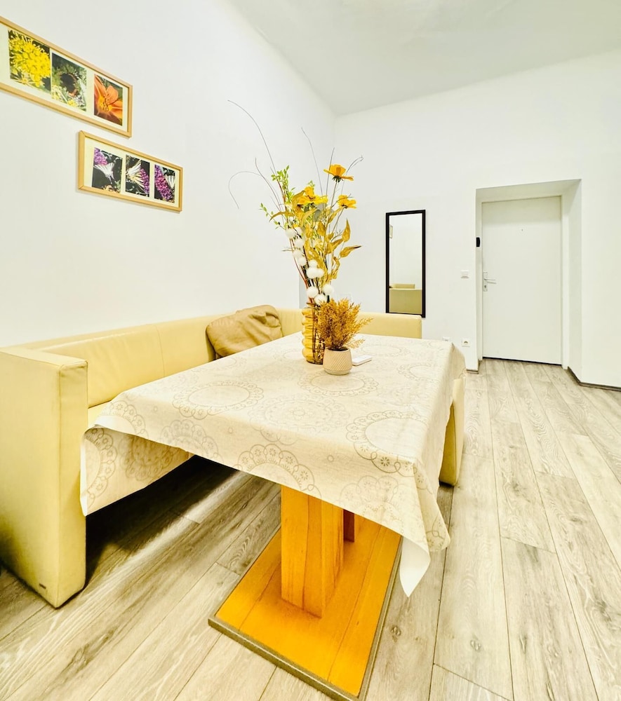 Affordable Cozy 3BR Apt Near FAC Platz