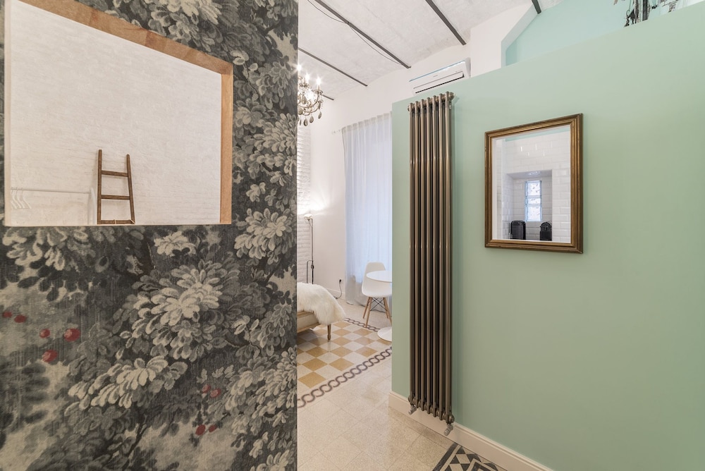 Romantic Vintage Colosseum Apartment