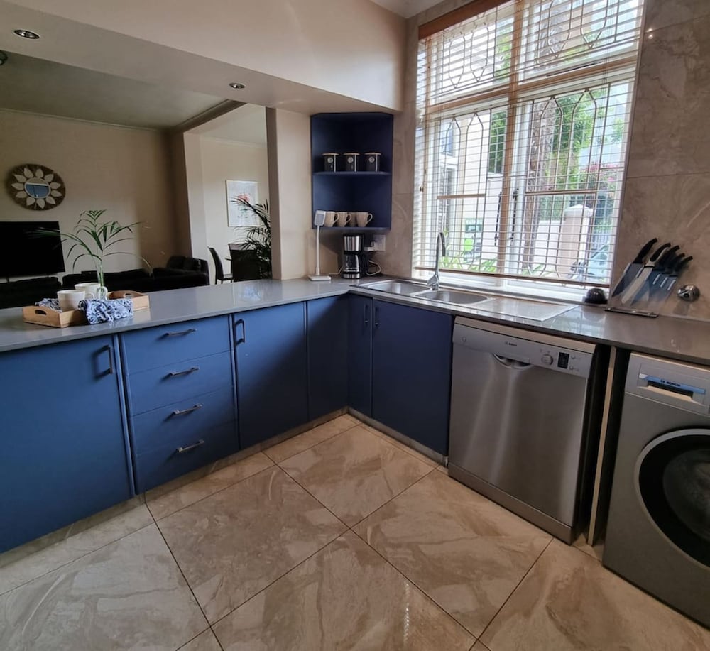 Luxurious Sea Point Apartment