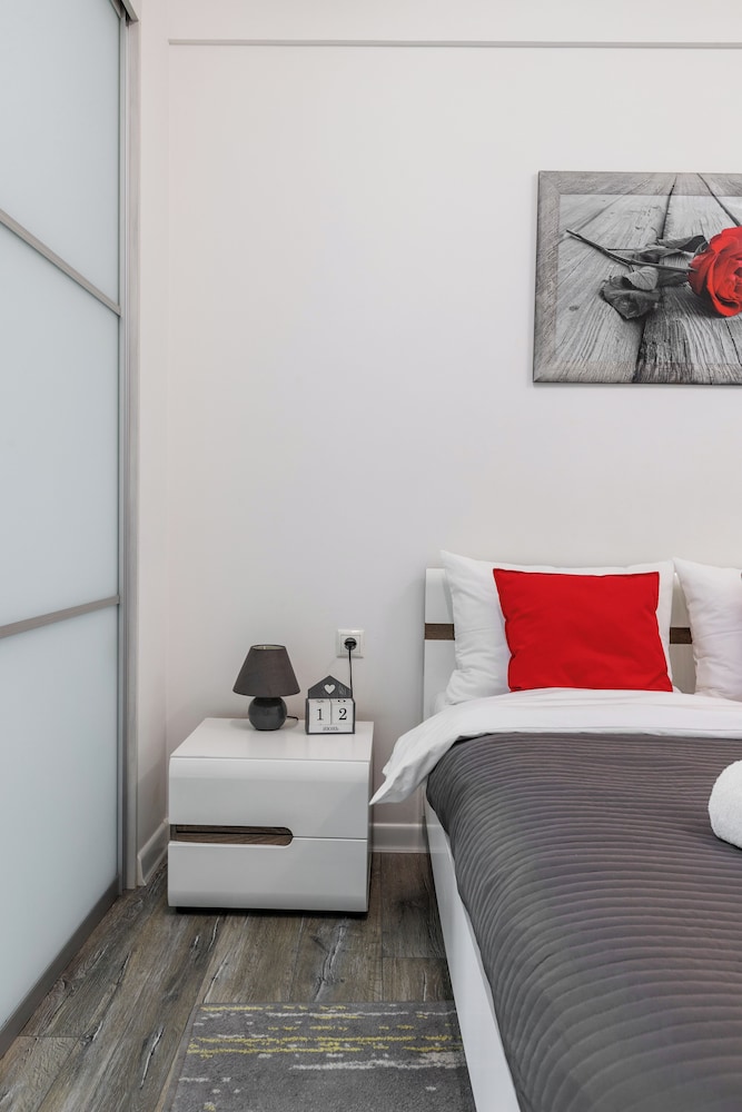 Bright Apartments near Dana Mall
