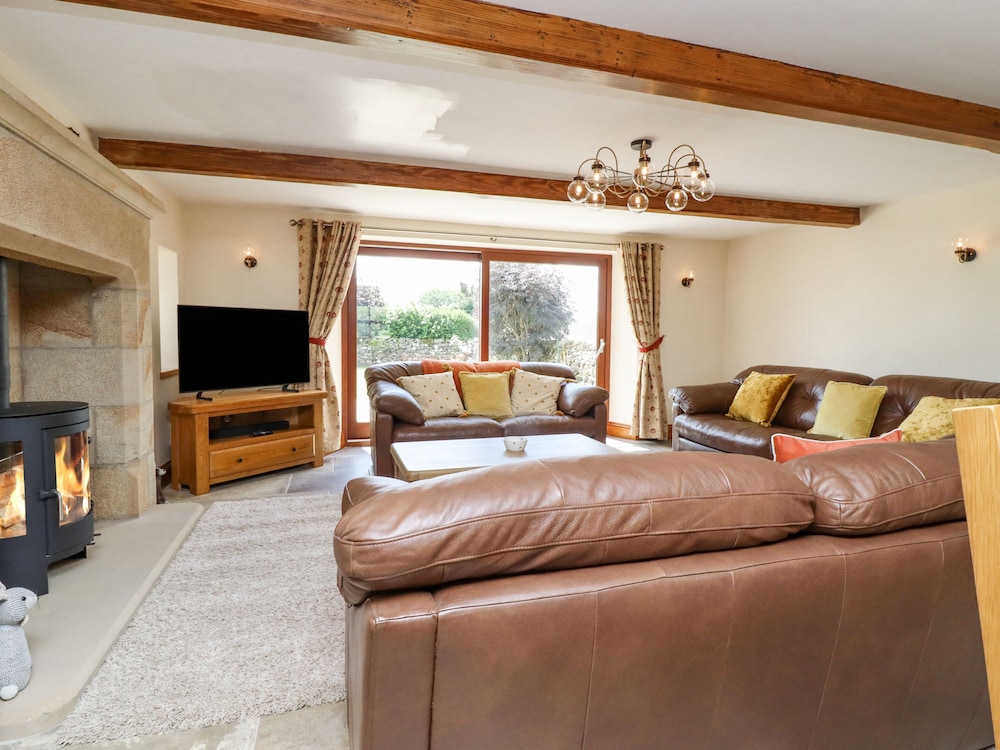 Orcaber Farmhouse