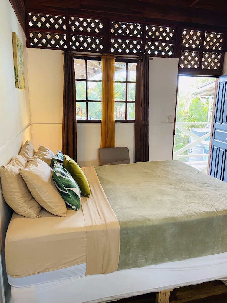 Lizard King Hotel & Suites