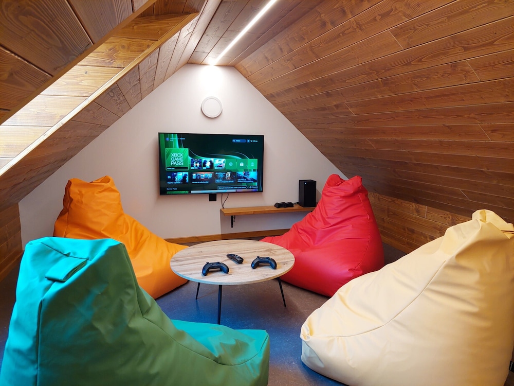 Villa in Cerny Dul With Pool & Sauna
