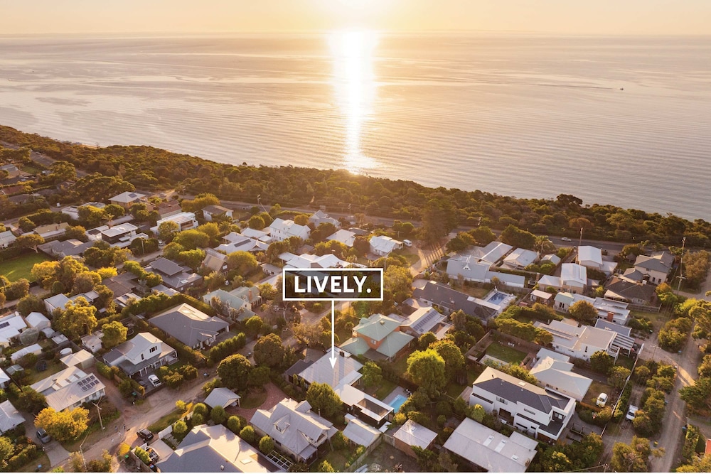 Midnight Sands Luxe Beachside Designer With Pool