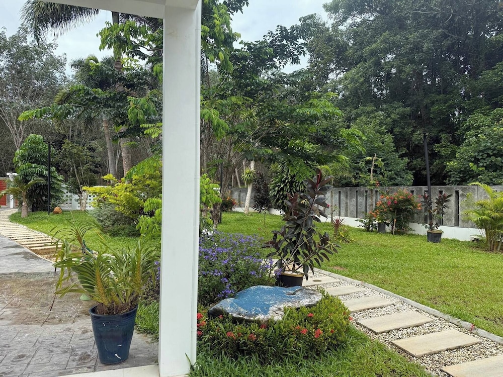 Beautiful Villa Between Jungle, sea and Mountain