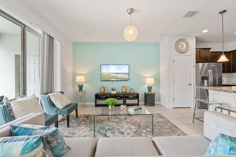 Spacious 5BR Villa w Private Pool Near Disney