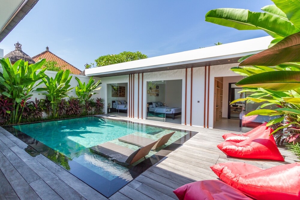 Villa Lys by Alfred in Bali - Charming 3BD Villa w Pool View Near Berawa Beach