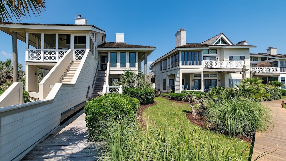 Spacious Oceanfront Villa With Elevator, Wifi, Library, Board Games, Sunroom, And Wine Refrigerator 4 Bedroom Villa by Peace Vacations view 5
