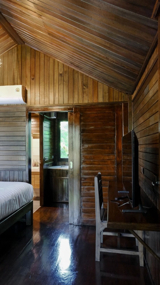 Lush Inn Phuket