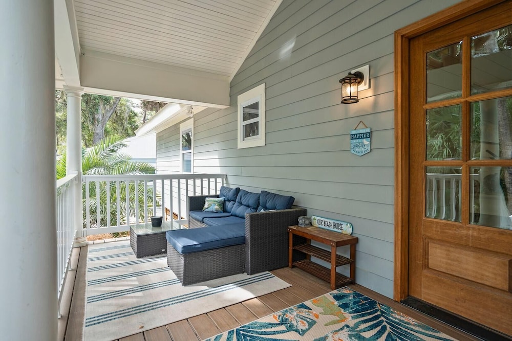 Inviting 3-bed, 3-bath Home Offers Perfect Blend of Comfort and Coastal Charm