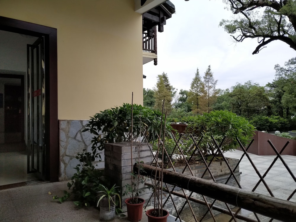 FangLian Lake Holiday Resort view 5